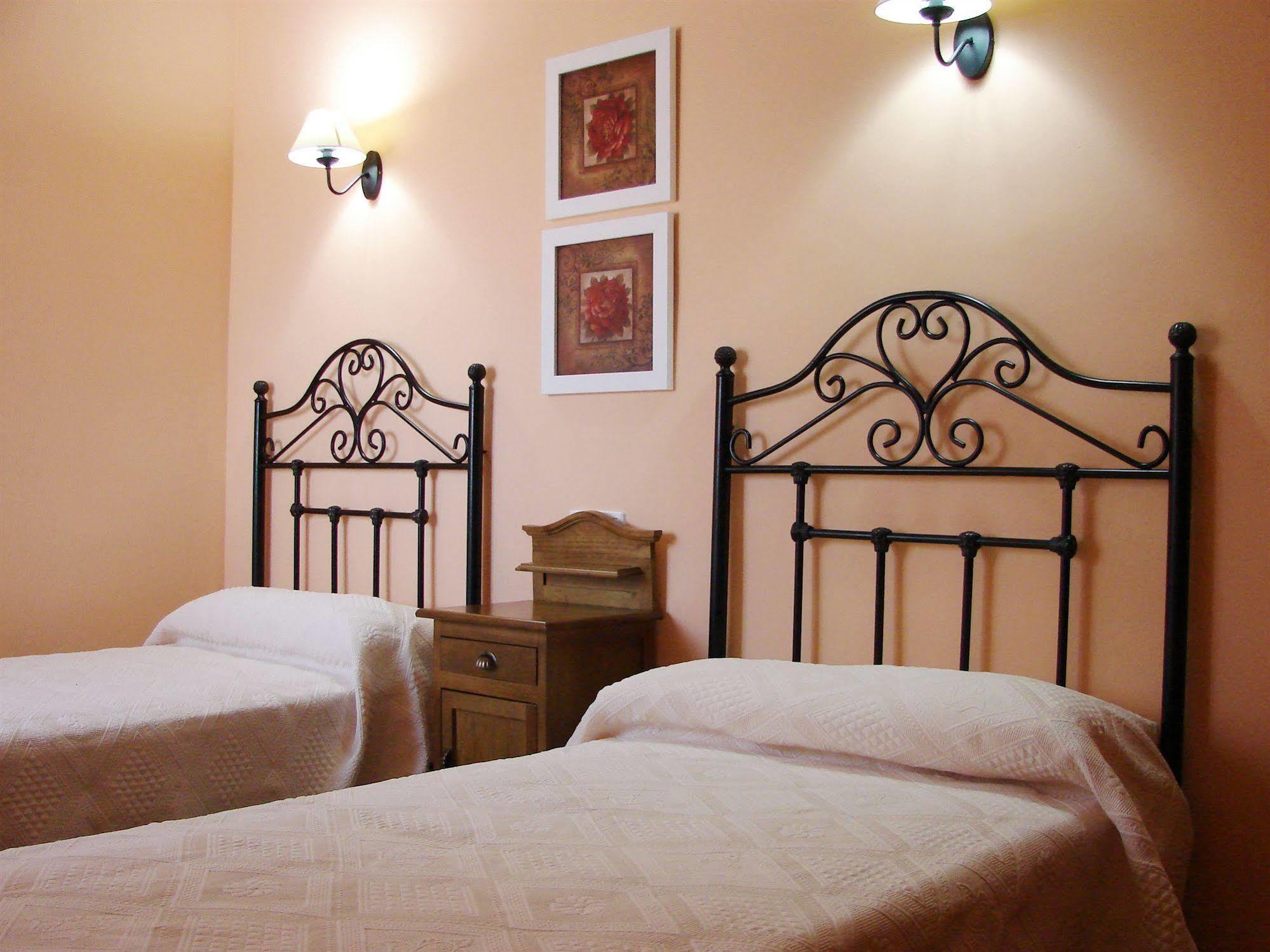 Apartamentos Sierra De Segura Segura de la Sierra Εξωτερικό φωτογραφία